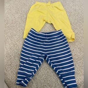 3/$15 SALE 0-3 Months Lot of 2 Pairs of Pants- Baby Gap & Carters